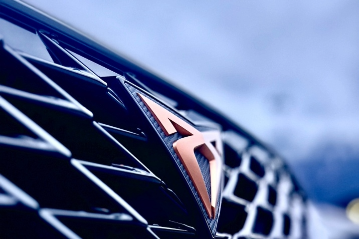 SUV Jungwagen mit RACE DNA im Autohaus Pontiller in Lienz